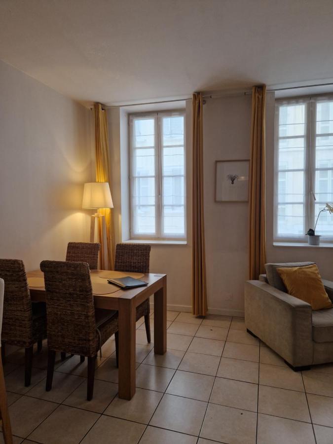 2 Pieces Dans Le Centre Avec Petite Terrasse 3*** Apartment Marseille Luaran gambar