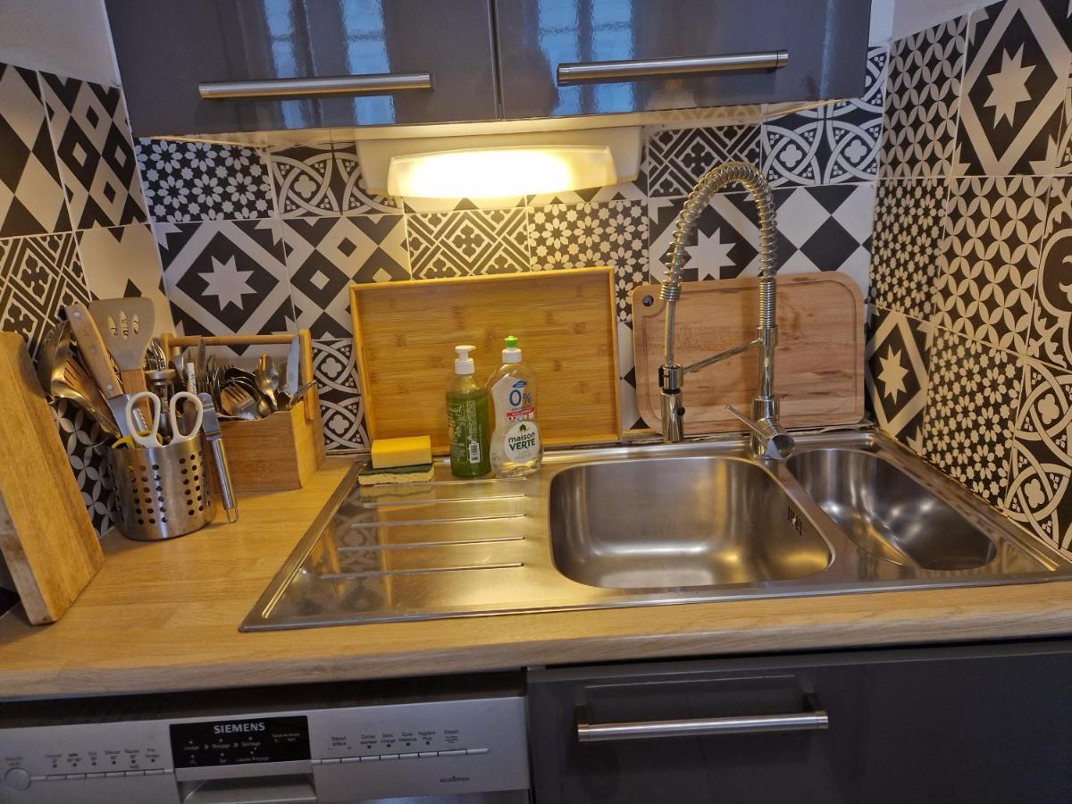 2 Pieces Dans Le Centre Avec Petite Terrasse 3*** Apartment Marseille Luaran gambar