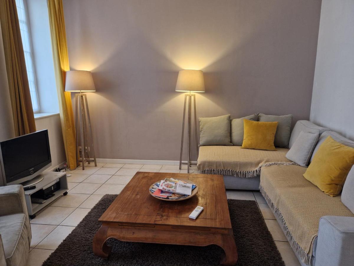 2 Pieces Dans Le Centre Avec Petite Terrasse 3*** Apartment Marseille Luaran gambar